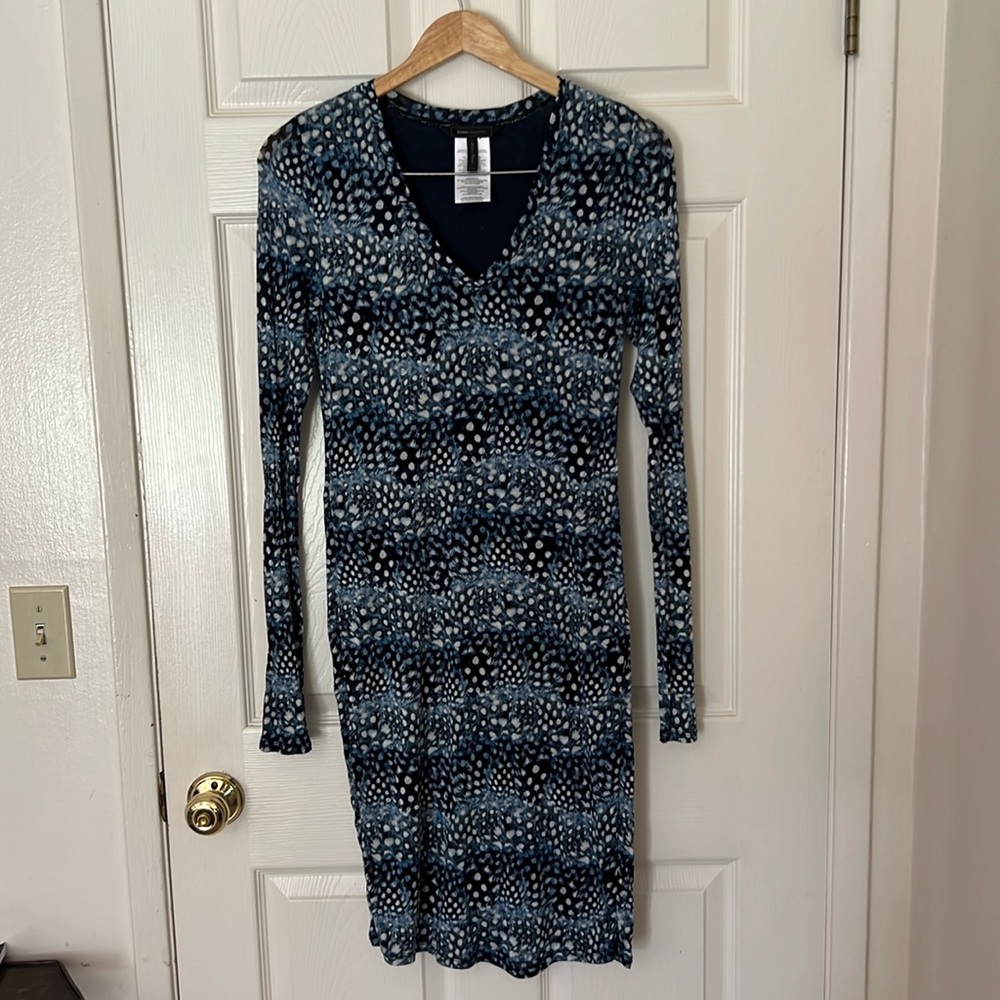 BCBGMAXAZRIA Blue & White Feather-like Print Long Sleeve Dress Size Large